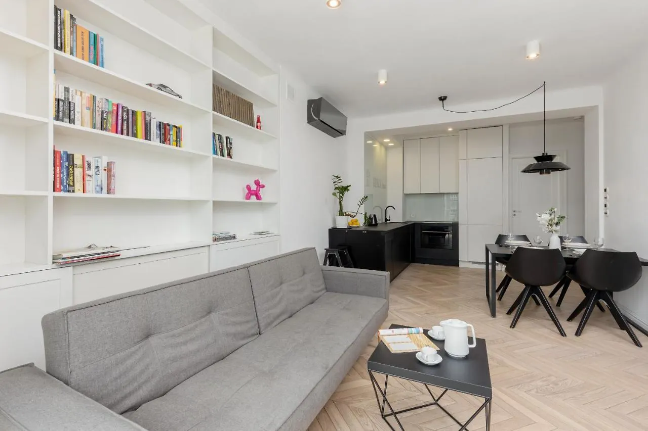 Trendy Apartment Marszalkowska With City View Near Ogrod Saski By Noclegi Renters Warsaw 0*,